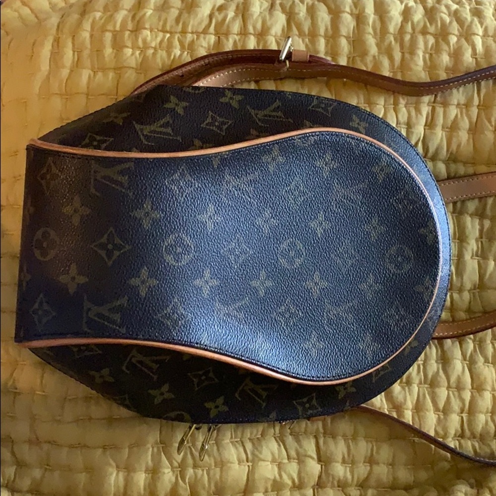 LV vintage backpack. Like new no scratches at all